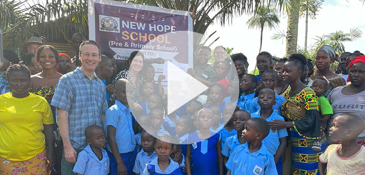 Vorschaubild zum Video "Ein Schulbau in Sierra Leone"